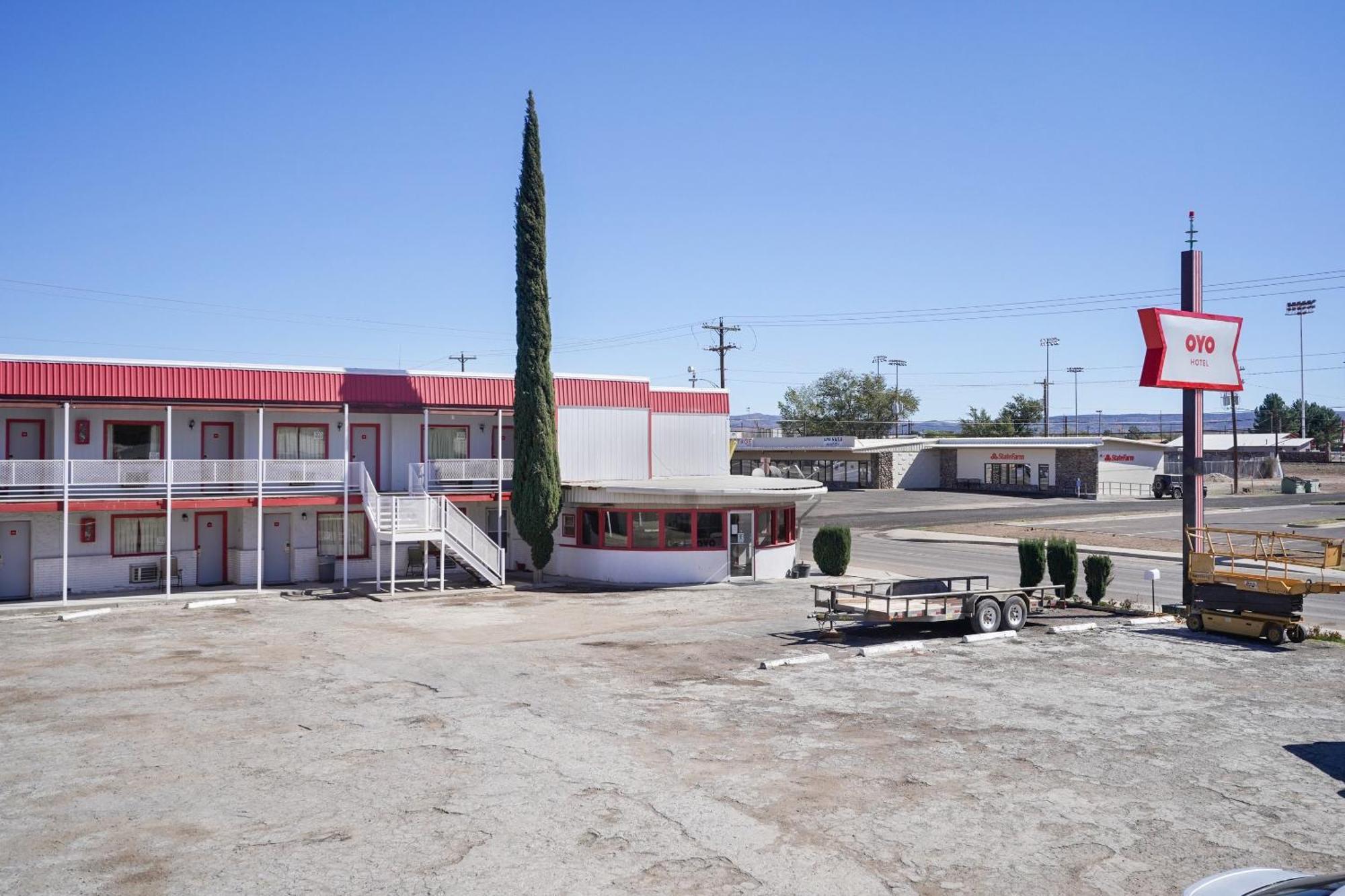 Oyo Alpine Tx Near Big Bend National Park Hotel Exterior photo