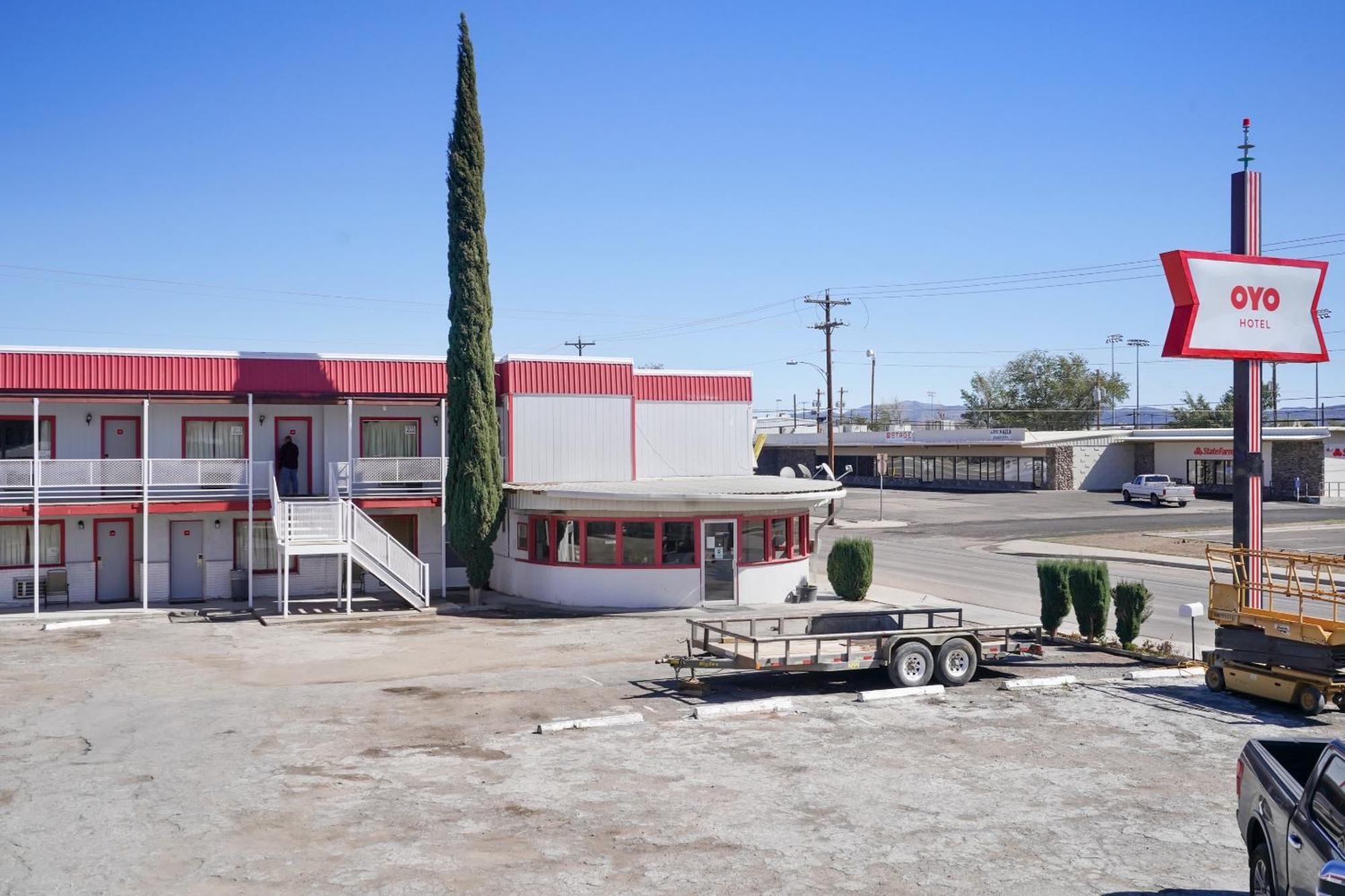 Oyo Alpine Tx Near Big Bend National Park Hotel Exterior photo